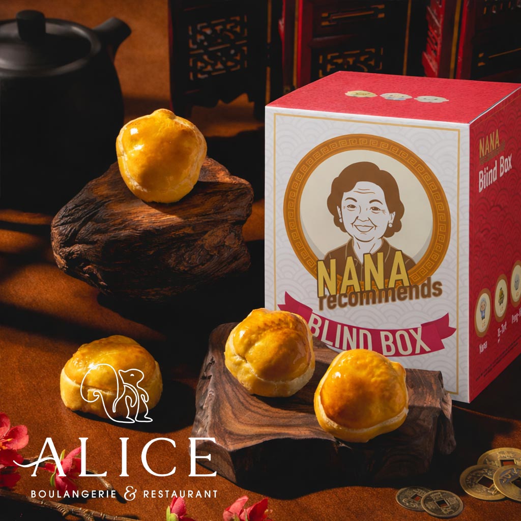 Acorn Pineapple Tarts + Blind Box Bundle